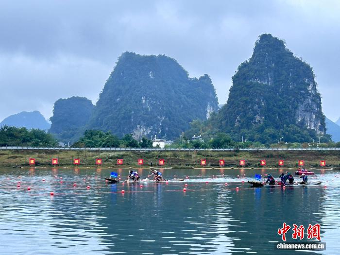 广西阳朔首届遇龙河竹筏