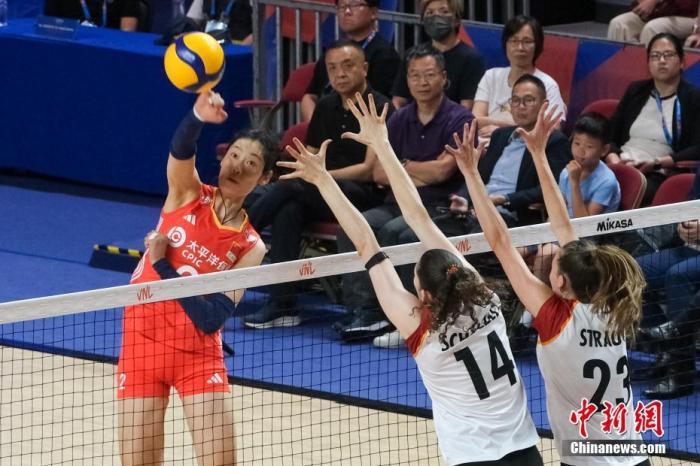 中国女排三连胜收官港站 赢得巴黎奥运入场券