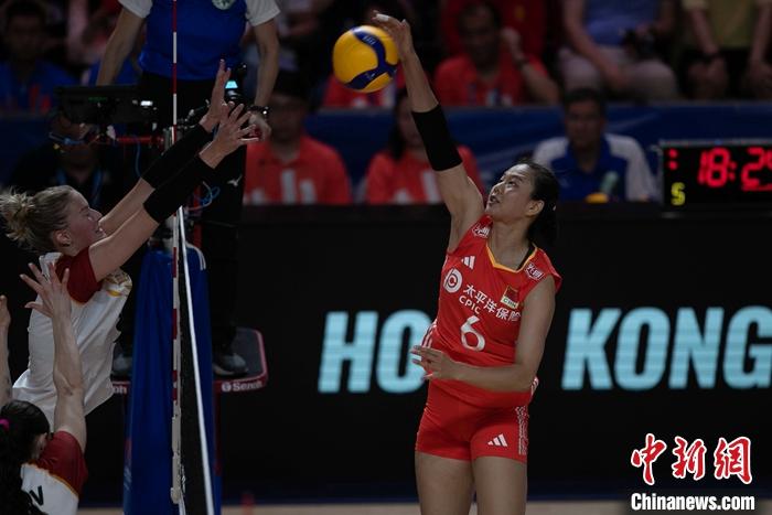 中国女排三连胜收官港站 赢得巴黎奥运入场券