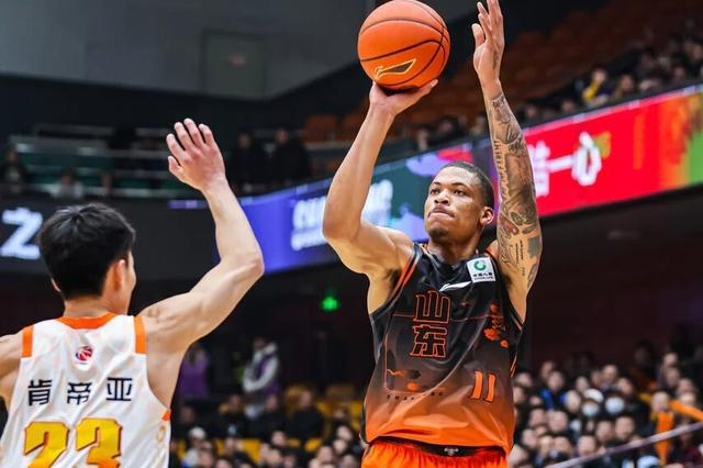 山东男篮主场迎战浙江男篮 内线对决引爆复仇之