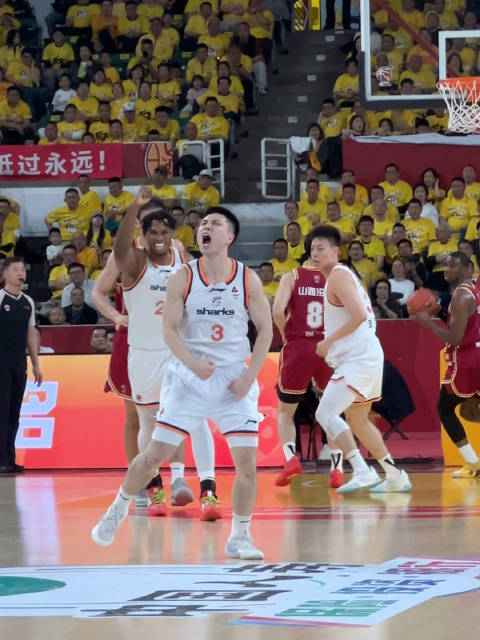 中国女篮未来之星闪耀赛场 上海队逆转山西力挽