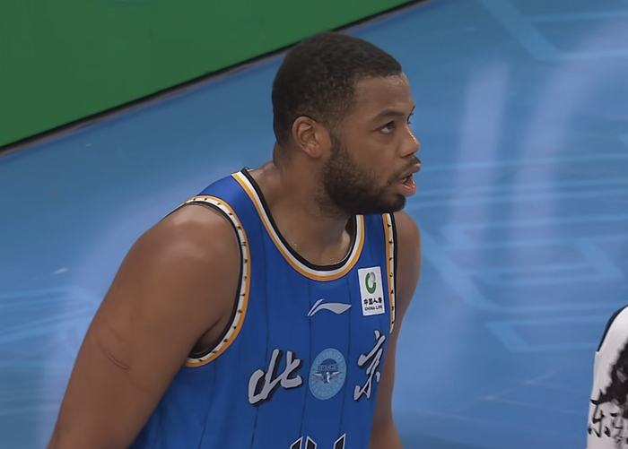 CBA常规赛第34轮：上海双杀天津，北京力克广州，