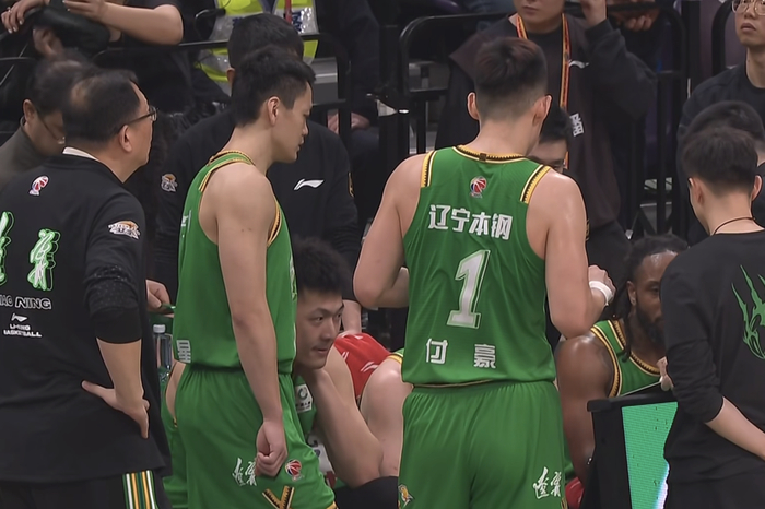 CBA常规赛第34轮：上海双杀天津，北京力克广州，