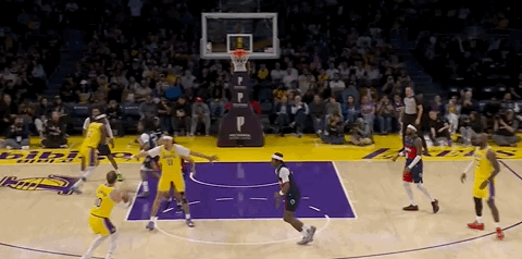 肯纳德三分被摸脸裁判回看引争议